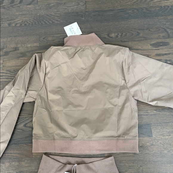 New Track SET 2 Pieces - Tan Le Lis HighEnd Boutique Brand OnTrend Medium Nylon - Picture 6 of 13